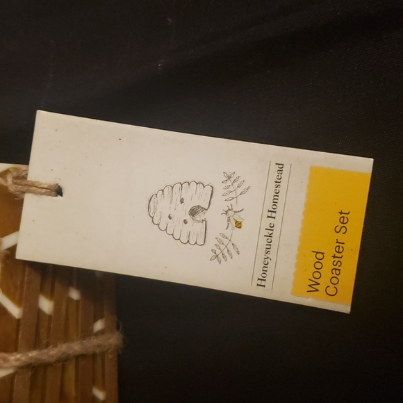 The Boston Warehouse Set of 4 Square Honeysuckle Homestead Resin & Wood Coasters - Picture 8 of 15